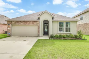 Spacious Waterfront • 4BR, King Bed, 2BA - Image 3