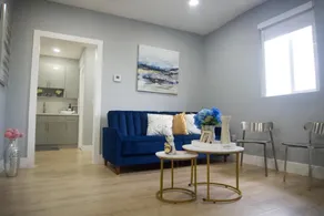 Lovely, renovated 1 bedroom unit - Image 5