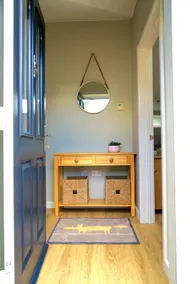 Beautiful 2 bedroom single storey dwelling - Image 4