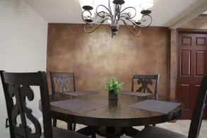 Luxury updated 3-bedroom home with pool - Image 5