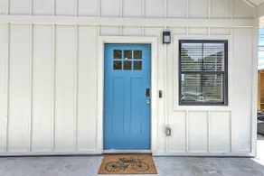 Downtown Rogers Trailside Cottage - Image 3