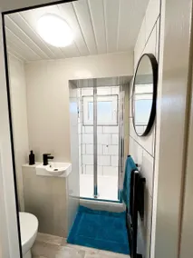 The Pitstop - Entire guest suite by the seaside. - Image 5