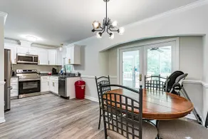 Beautiful recently updated 3bed and 2bath ranch - Image 5