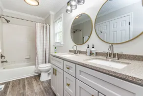 Beautiful recently updated 3bed and 2bath ranch - Image 4