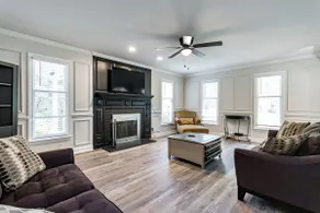 Beautiful recently updated 3bed and 2bath ranch - Image 2