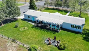 Marina view, 3-bedroom house with patio - Image 2