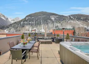 TRULUX PENTHOUSE by Exceptional Stays - Image 2