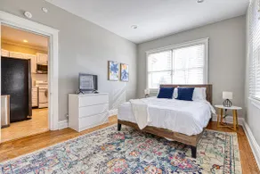 Cozy and Charming 3 Bed, 2 Bath Home - Close to BJC - Image 5