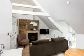 Luxe Design - Chic Cottage - Heart of Rothbury - Image 2