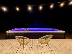 Hilltop Oasis- heated pool & spa plus great views! - Image 2
