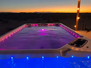 Hilltop Oasis- heated pool & spa plus great views! - Image 3