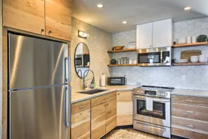Modern Ski-in, Ski-out Schweitzer Mountain Getaway - Image 4