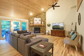 HUGE 5BR, 4.5BA, 3 King Suites, Dog Friendly! - Image 4