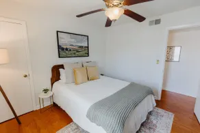 Centrally Located 2BR Overton Square Unit 2 Fast WiFi Free Parking Yes Pets - Image 4