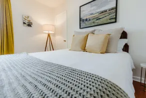 Centrally Located 2BR Overton Square Unit 2 Fast WiFi Free Parking Yes Pets - Image 2
