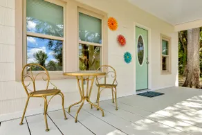 Retro Mid-Century Modern Cottage - Image 5