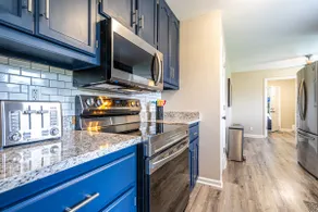 NEW! Fully stocked luxury home 5 min to I-65/I-72. - Image 5