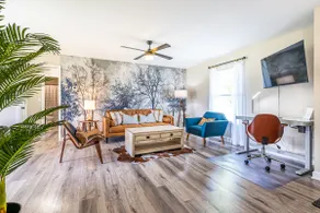 NEW! Fully stocked luxury home 5 min to I-65/I-72. - Image 3