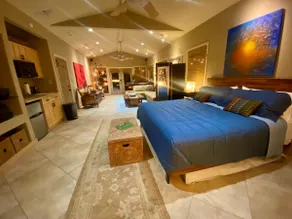 Cozy central casita in San Antonio - Image 4