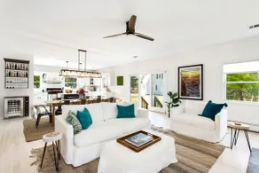 Sprawling Modern Home Minutes from Beach - Image 2
