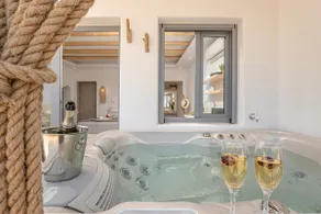 Naxian View Luxury Suite with Outdoor Jacuzzi - Image 2