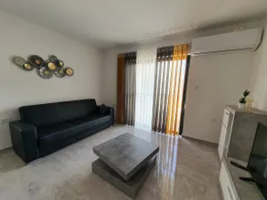 Pretty 2 bedroom Apartment with shared Pool - Image 4