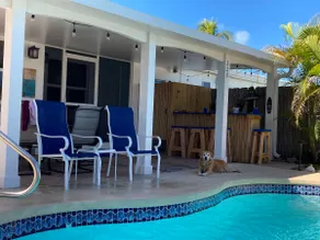 Sunshine Escape! 2/2 with pool & 10,000lb lift - Image 3