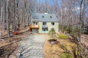 Woodsy Retreat - Close to Mt. Snow w Fireplace! - Image 3