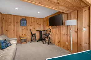 Woodsy Retreat - Close to Mt. Snow w Fireplace! - Image 4