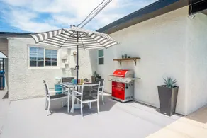 MID CENTURY OASIS – 3BR&2BA – POOL. - Image 3