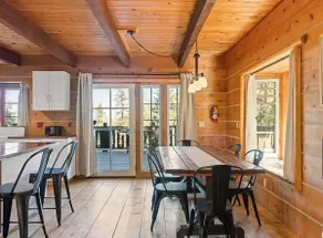 Hush Haus - An A-Frame Chalet with Stunning Views - Image 4