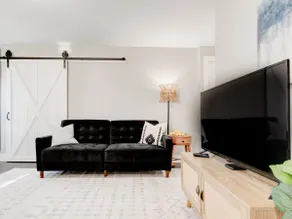 Cozy 1-Bedroom Retreat, New Remodel, Fast Wi-Fi - Image 2