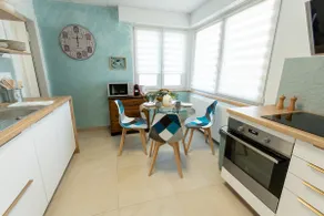 Warm house with free parking on site - Image 3