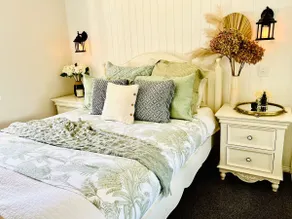 A Cheerful 3 Bedroom, Newly Renovated Cottage - Image 4
