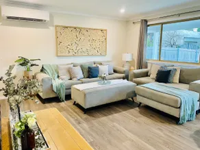 A Cheerful 3 Bedroom, Newly Renovated Cottage - Image 3