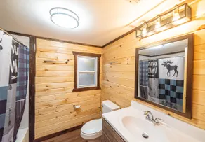 Fully renovated cabin in the heart of Irons - Image 4