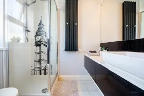 Le Cwtch - Stylish City Flat With Workspace - Image 4