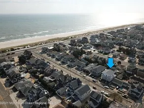 Peaceful Beach Block Oasis - 2 Story Coastal Escape - Sunroom, Patio, BBQ - Image 2