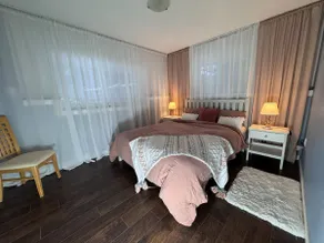 Private 2 Bedroom Forest Suite Near Ocean - Image 4