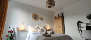 bright, cozy and quiet apartment close to the metro - Image 2