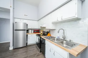 Walkable | ROKU TVs | Washer & Dryer - Image 2