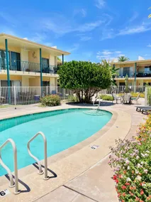 The Beverly Bungalow | Stylish Stay Near Downtown - Image 5