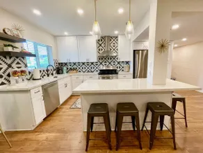 The Beverly Bungalow | Stylish Stay Near Downtown - Image 2