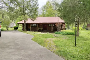 Log Cabin with Brand-new Hot Tub! W/ Pool Table - Near Downtown Cape and Casino - Image 3