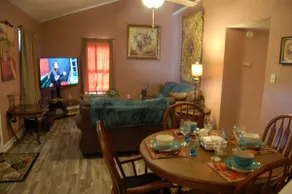 Tuscan Farmhouse Cottage getaway close to town. - Image 3