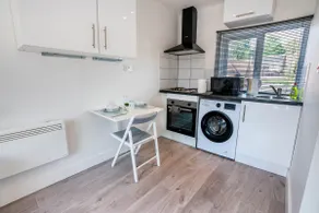 No 02 Studio Flat Available near Aylesbury Town Station - Image 3