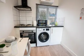 No 02 Studio Flat Available near Aylesbury Town Station - Image 4