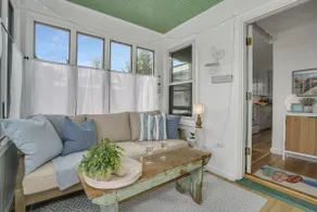 Adorable Beach Cottage Just Steps From Town & Bay - Image 5