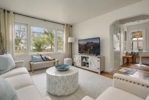 Adorable Beach Cottage Just Steps From Town & Bay - Image 2