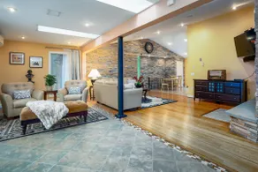 Expansive Mountainside Retreat Near Stowe, Smuggs, Jay - Image 3